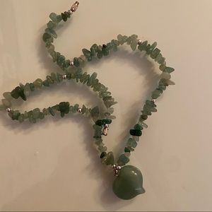 Jade necklace w heart pendant